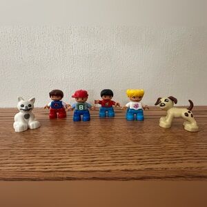 LEGO DUPLO 6 Mini Figures Boys Girl Cat Dog Lot Small